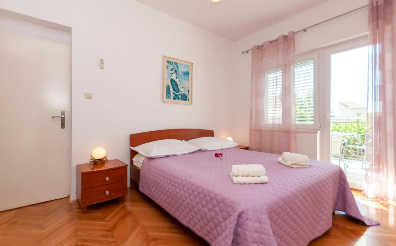 Apartments And Rooms Nikola Omiš Exterior foto