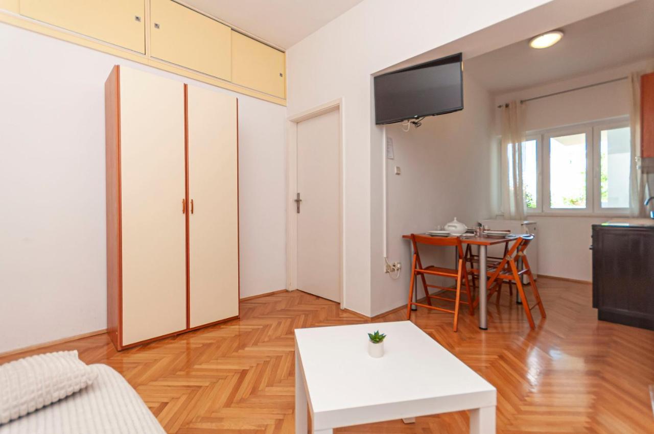 Apartments And Rooms Nikola Omiš Exterior foto