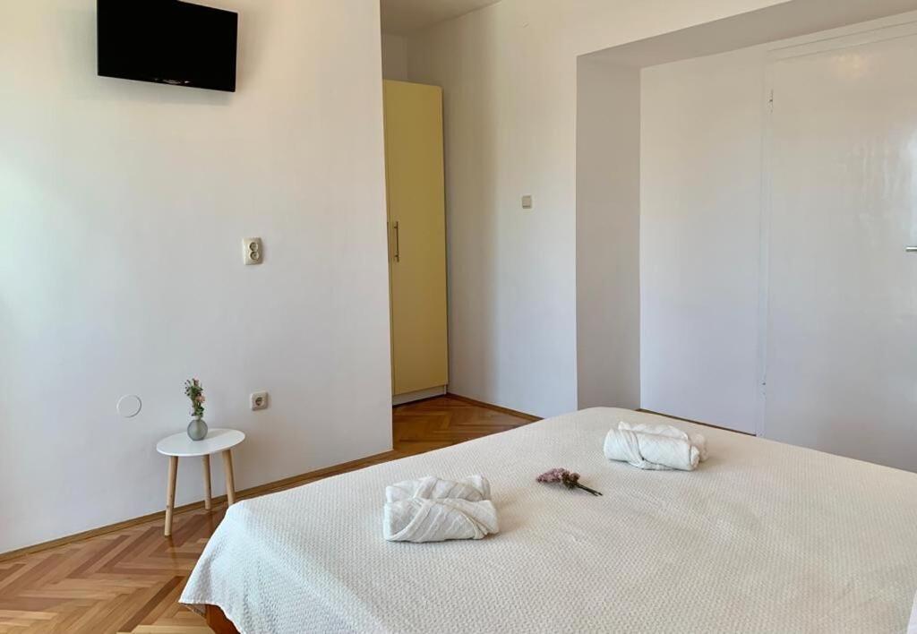 Apartments And Rooms Nikola Omiš Exterior foto