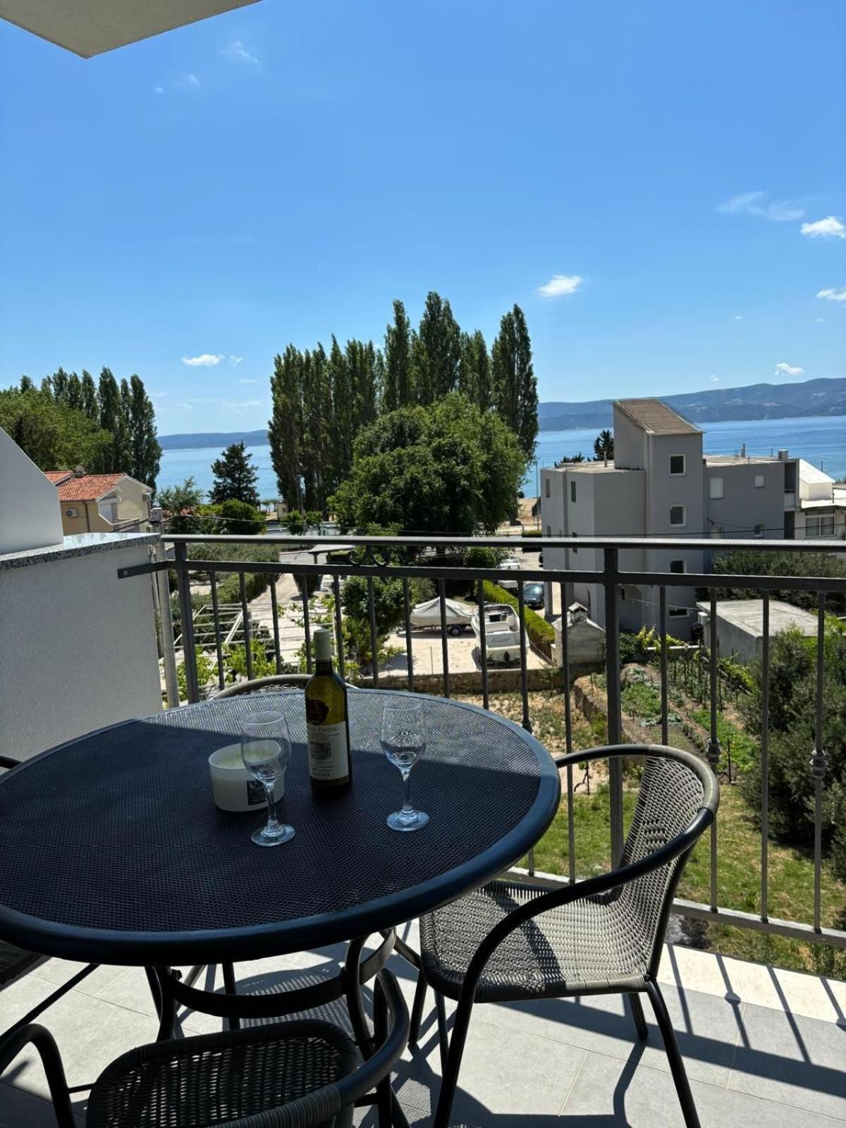 Apartments And Rooms Nikola Omiš Exterior foto